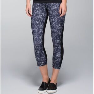 Lululemon Journey Crop Leggings Elastic Waist Mesh Back Printed Black Size 6